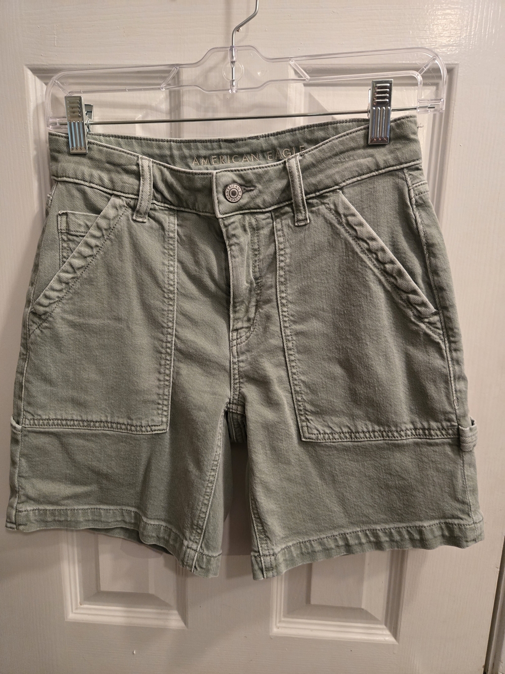 American Eagle Sage Green Utility Cargo Shorts Bermuda Stretch Women's Size 00